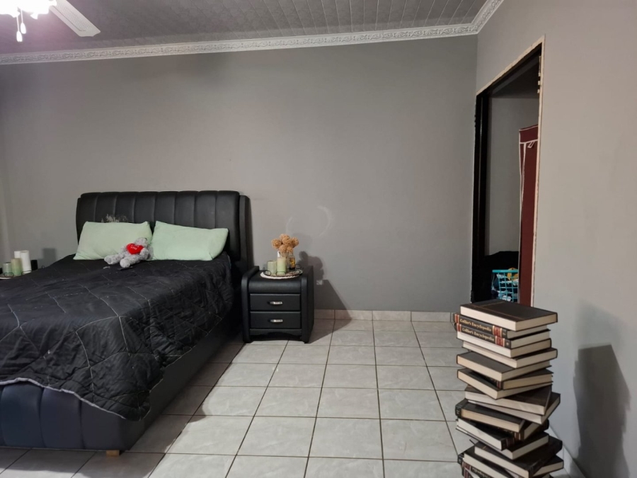 4 Bedroom Property for Sale in Oos Einde North West